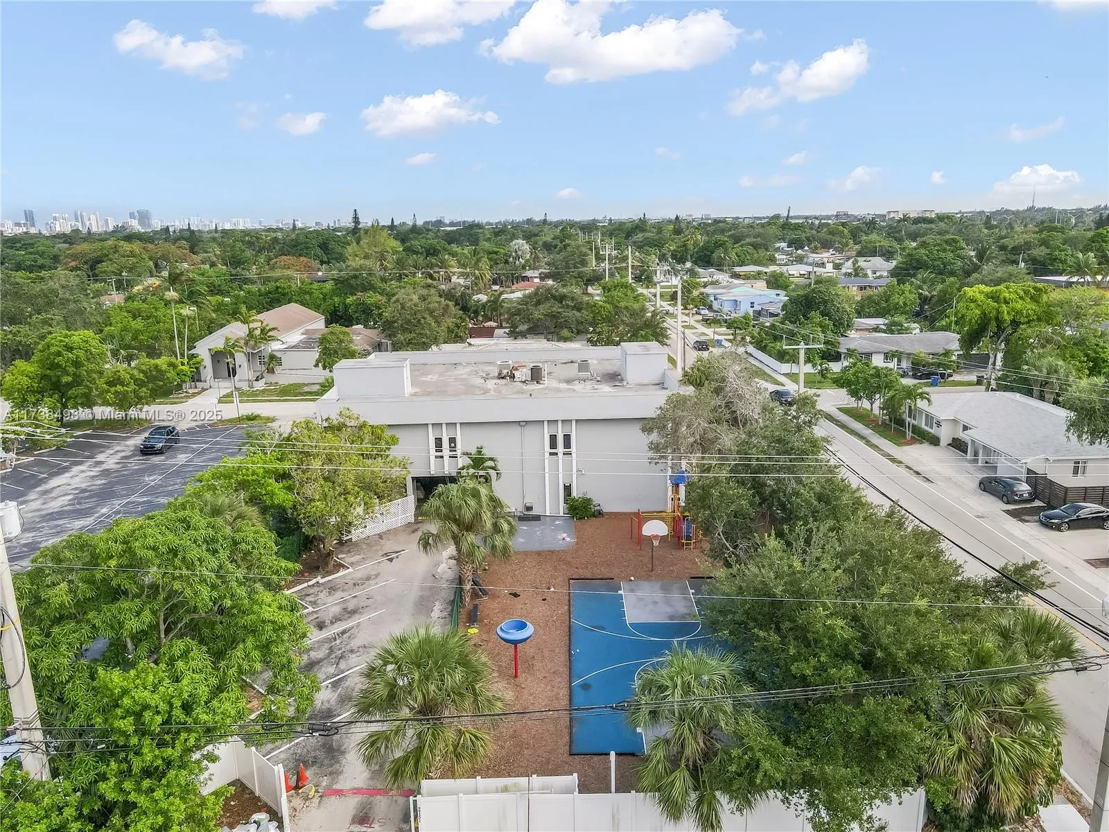 2751 Van Buren St, Hollywood FL 33020