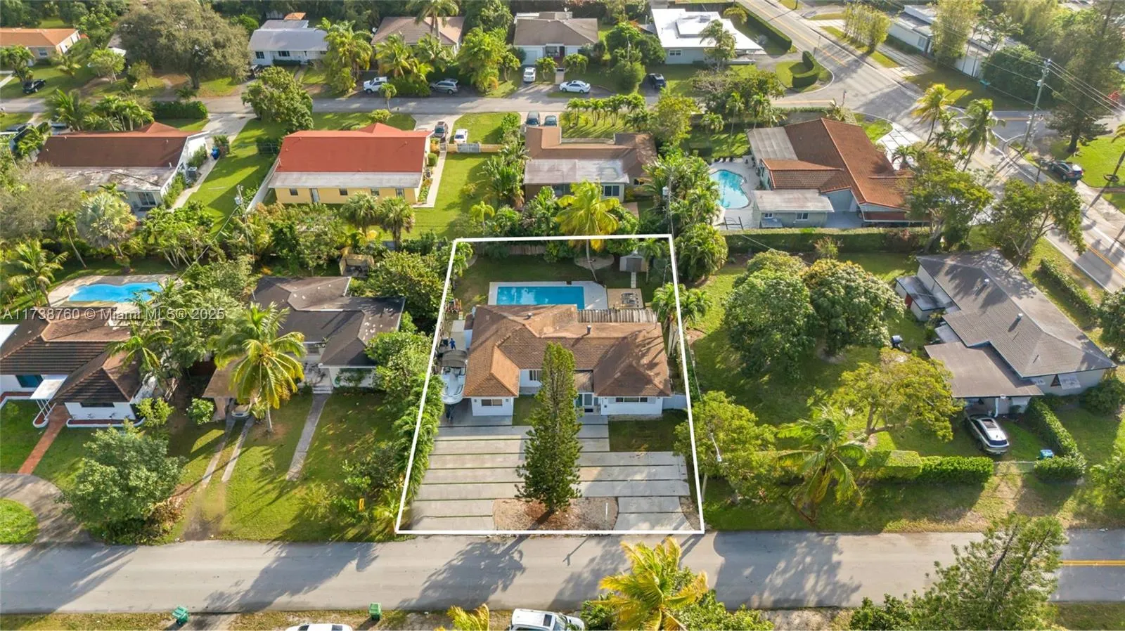 10801 Peachtree Dr, Miami FL 33161