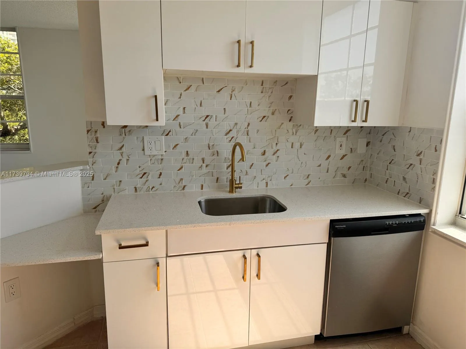 520 SE 5th Ave # 2210, Fort Lauderdale FL 33301