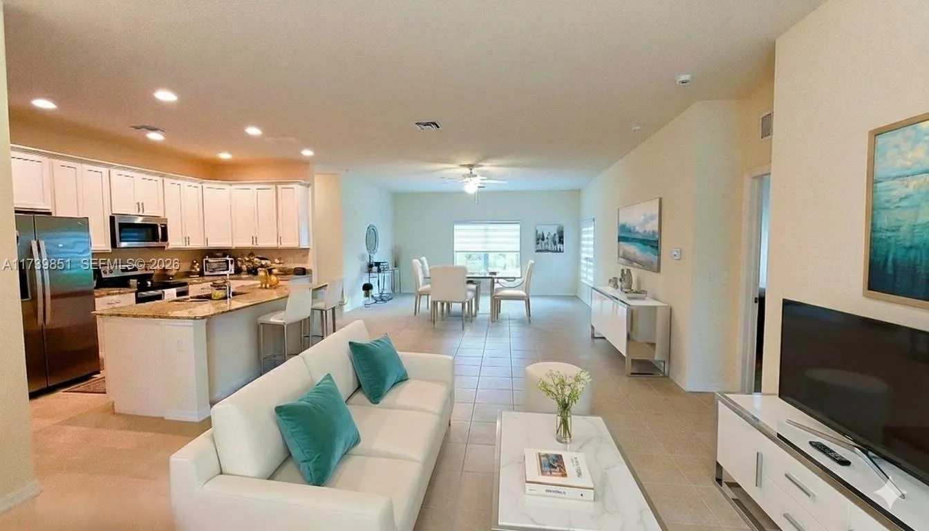 3 bedroom 2 bath for sale at 6040 KUMQUAT CIR, La Belle FL 33935