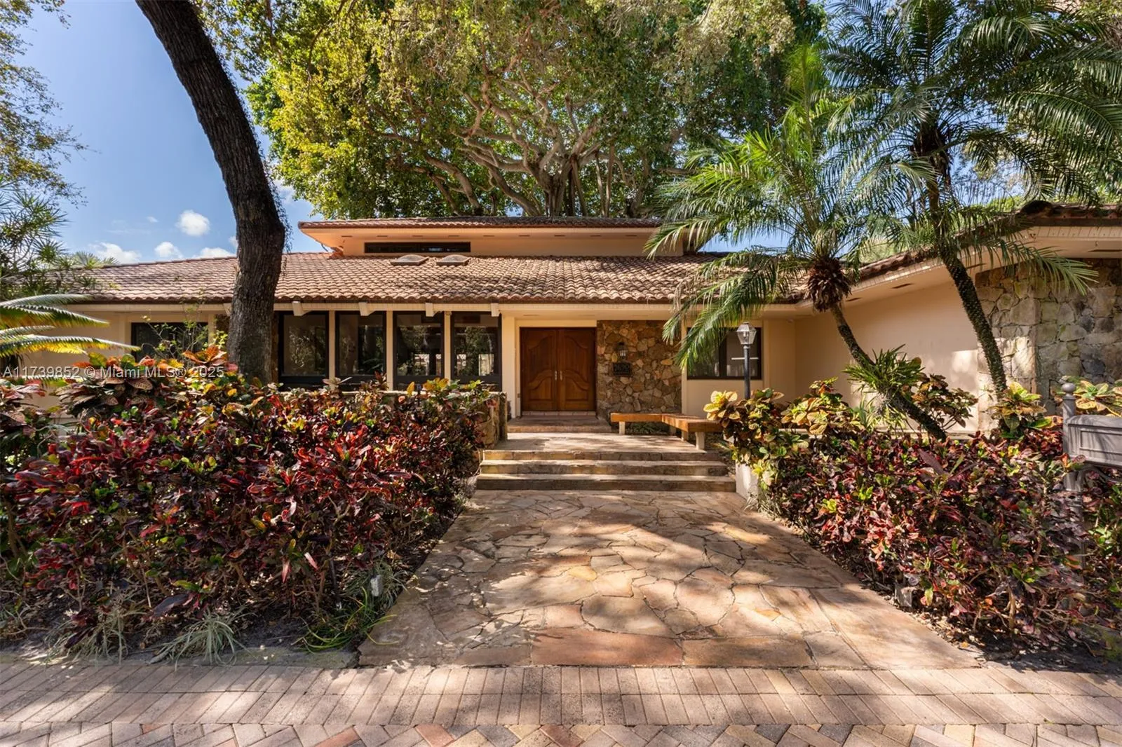9490 Old Cutler Ln, Coral Gables FL 33156