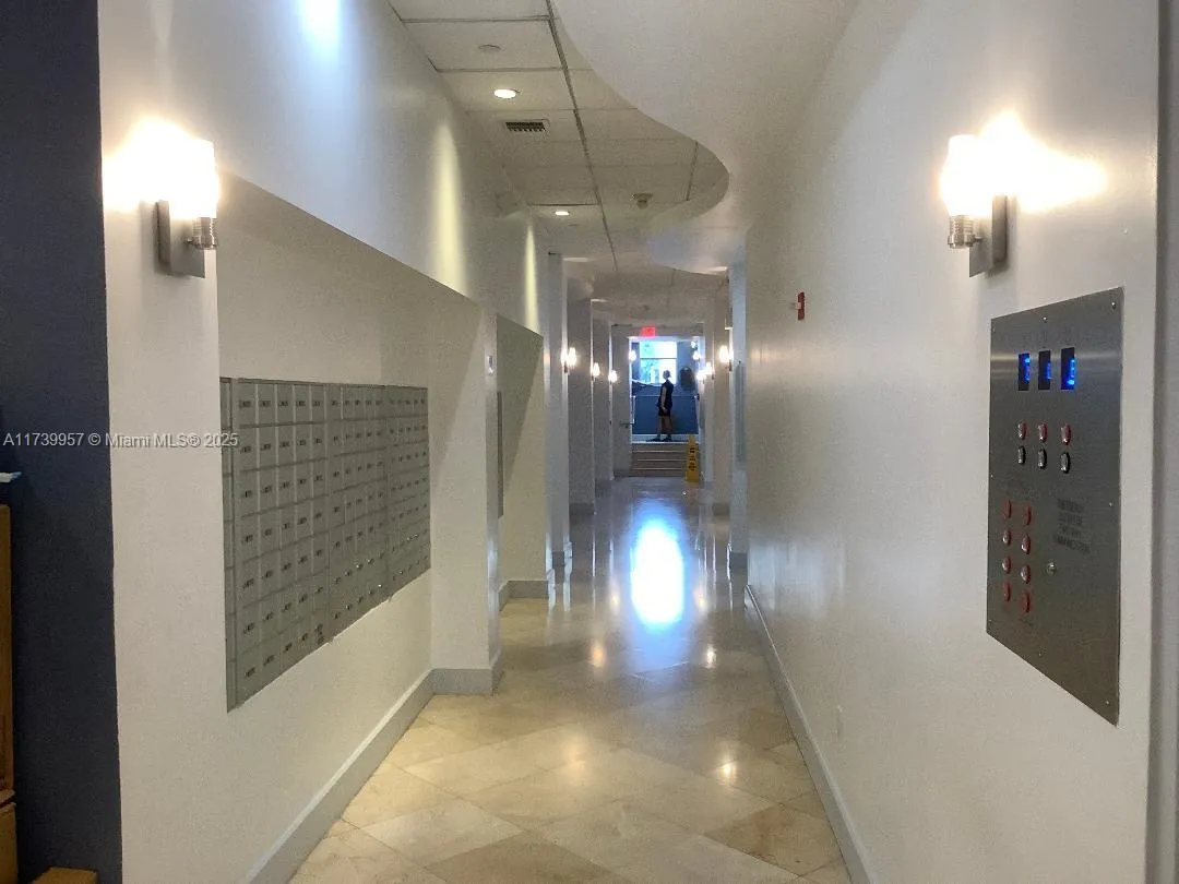 401 69th St # 401, Miami Beach FL 33141