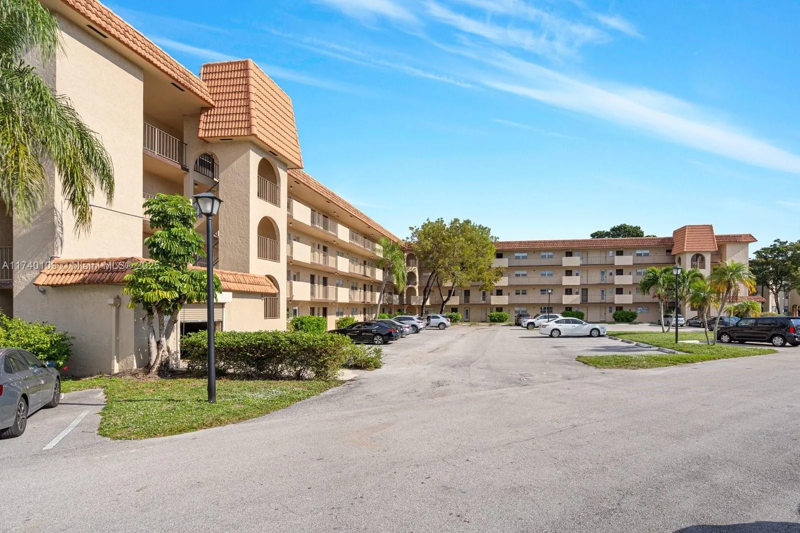 2 bedroom 2 bath for sale at 6061 N Falls Circle Dr # 101, Lauderhill FL 33319
