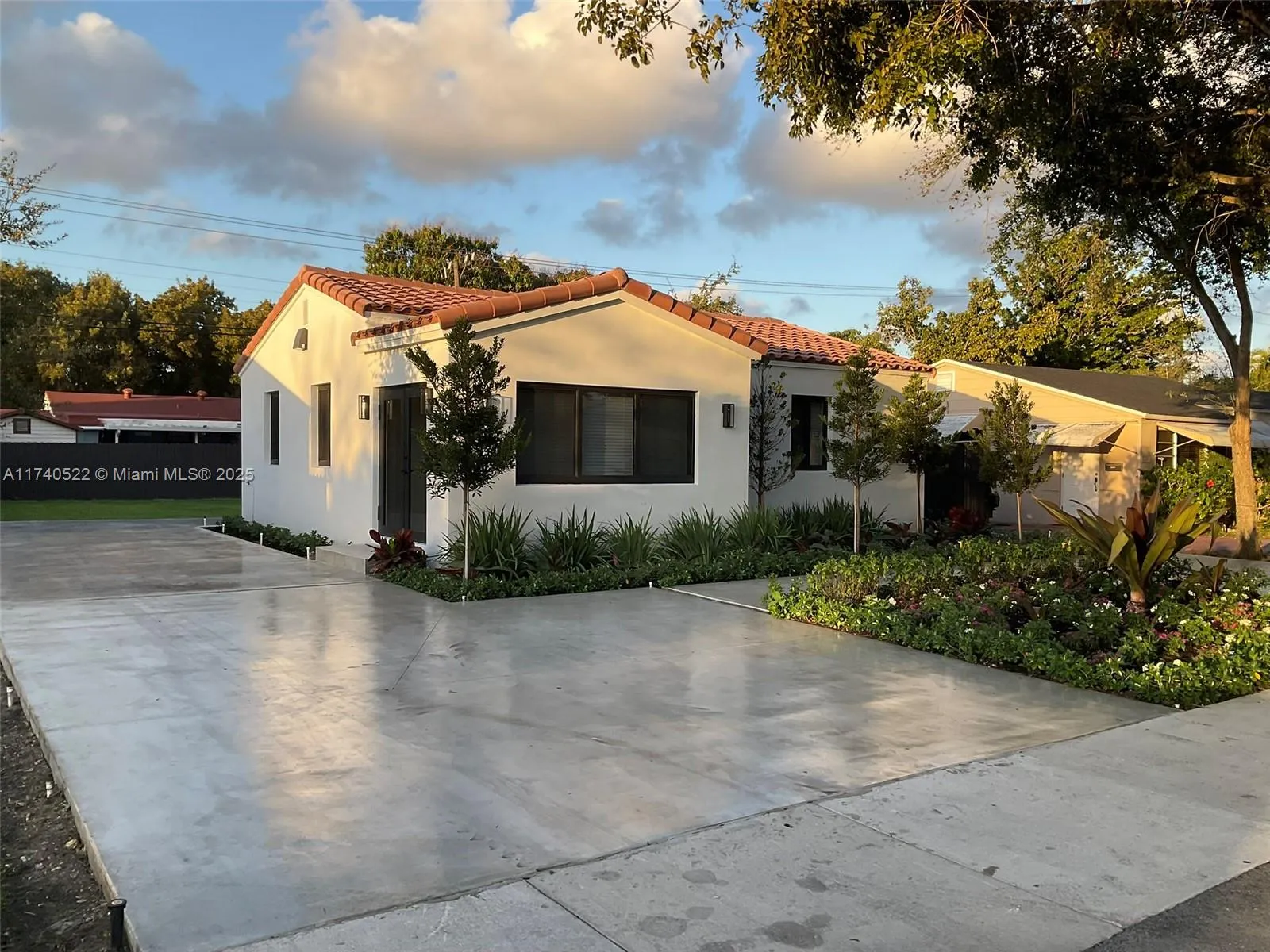 5271 SW 5th St, Miami FL 33134