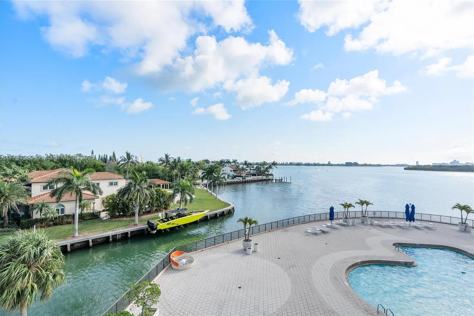 3 bedroom 3 bath for sale at 1800 NE 114th St # 503, Miami FL 33181