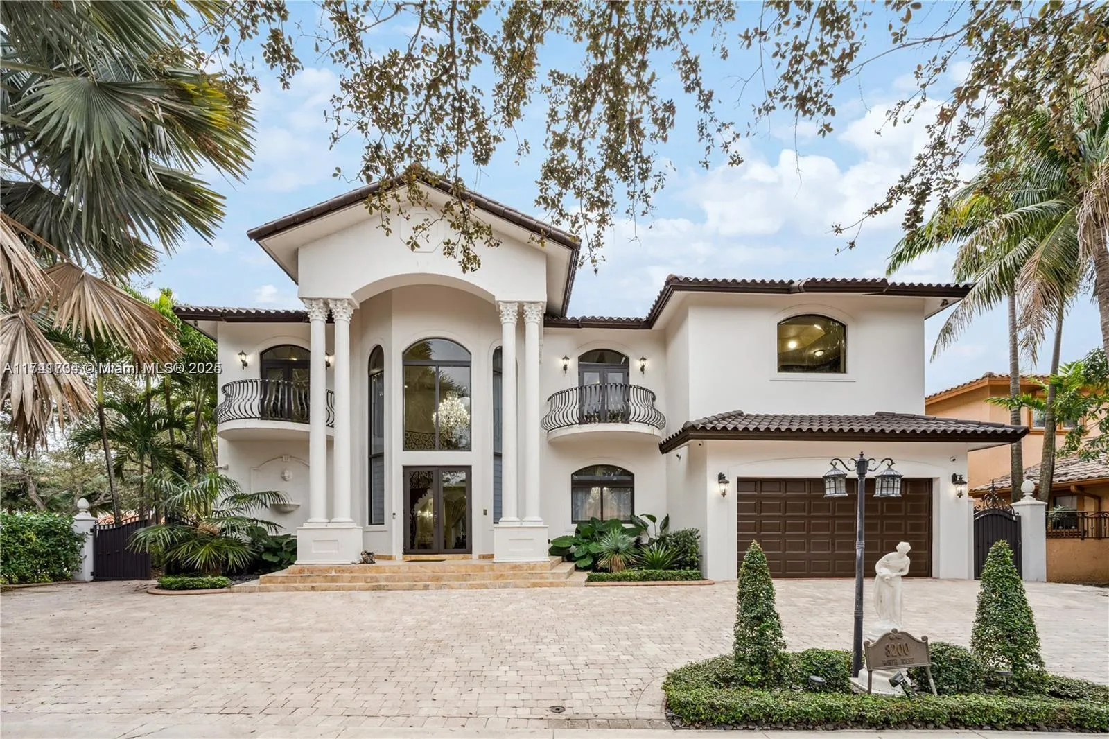 8200 NW 163rd St, Miami Lakes FL 33016
