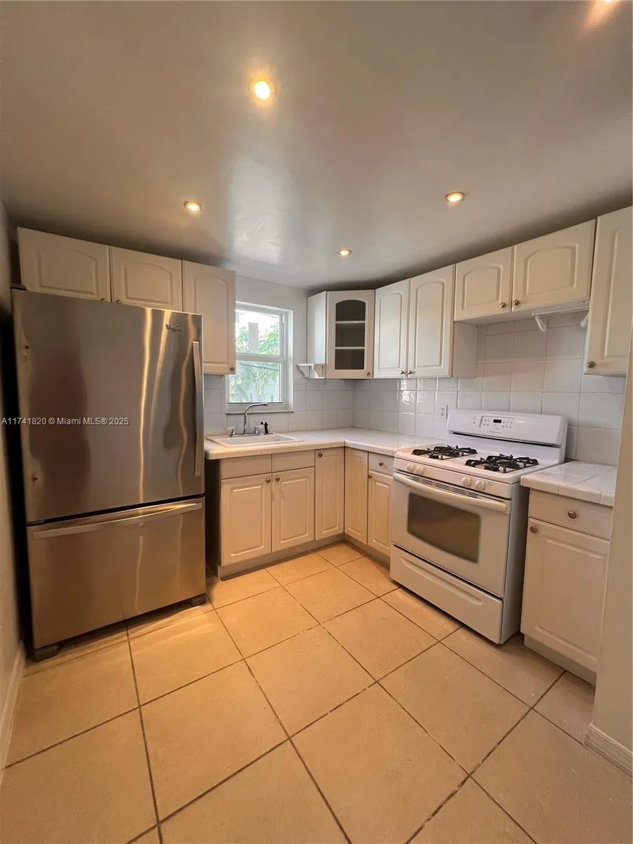 1 bedroom 1 bath for sale at 1033 Lenox Ave # 209, Miami Beach FL 33139