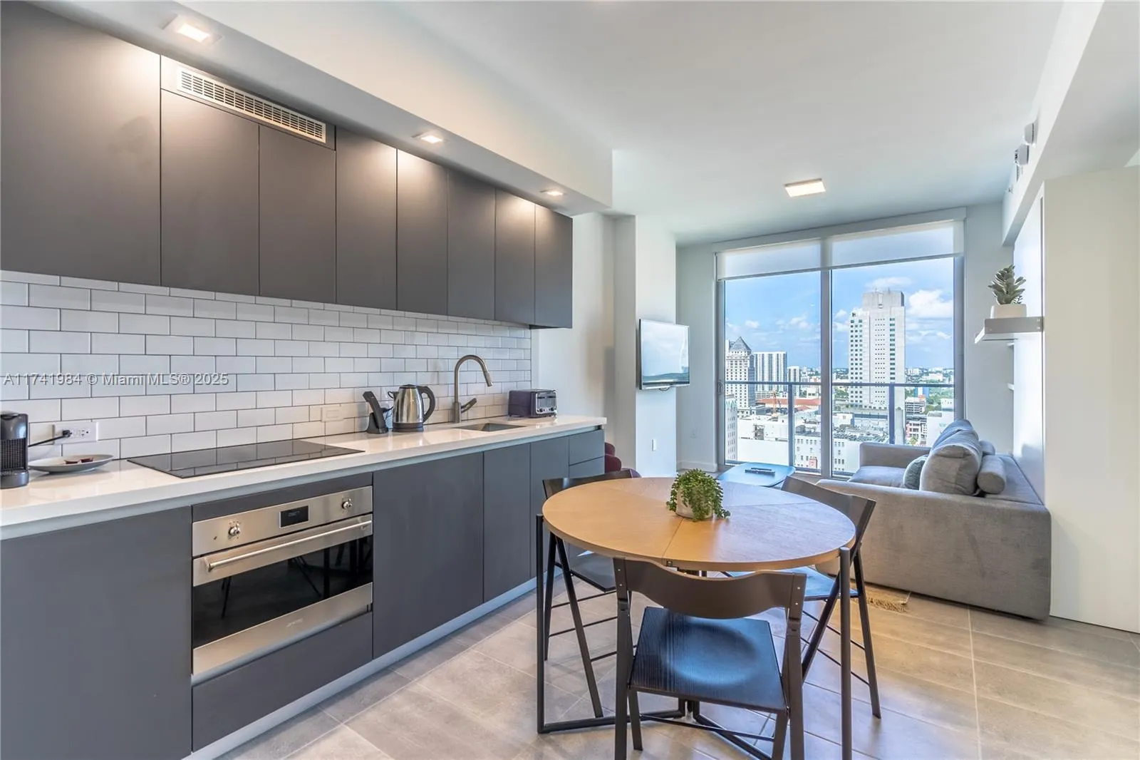 227 NE 2nd St # 2304, Miami FL 33132