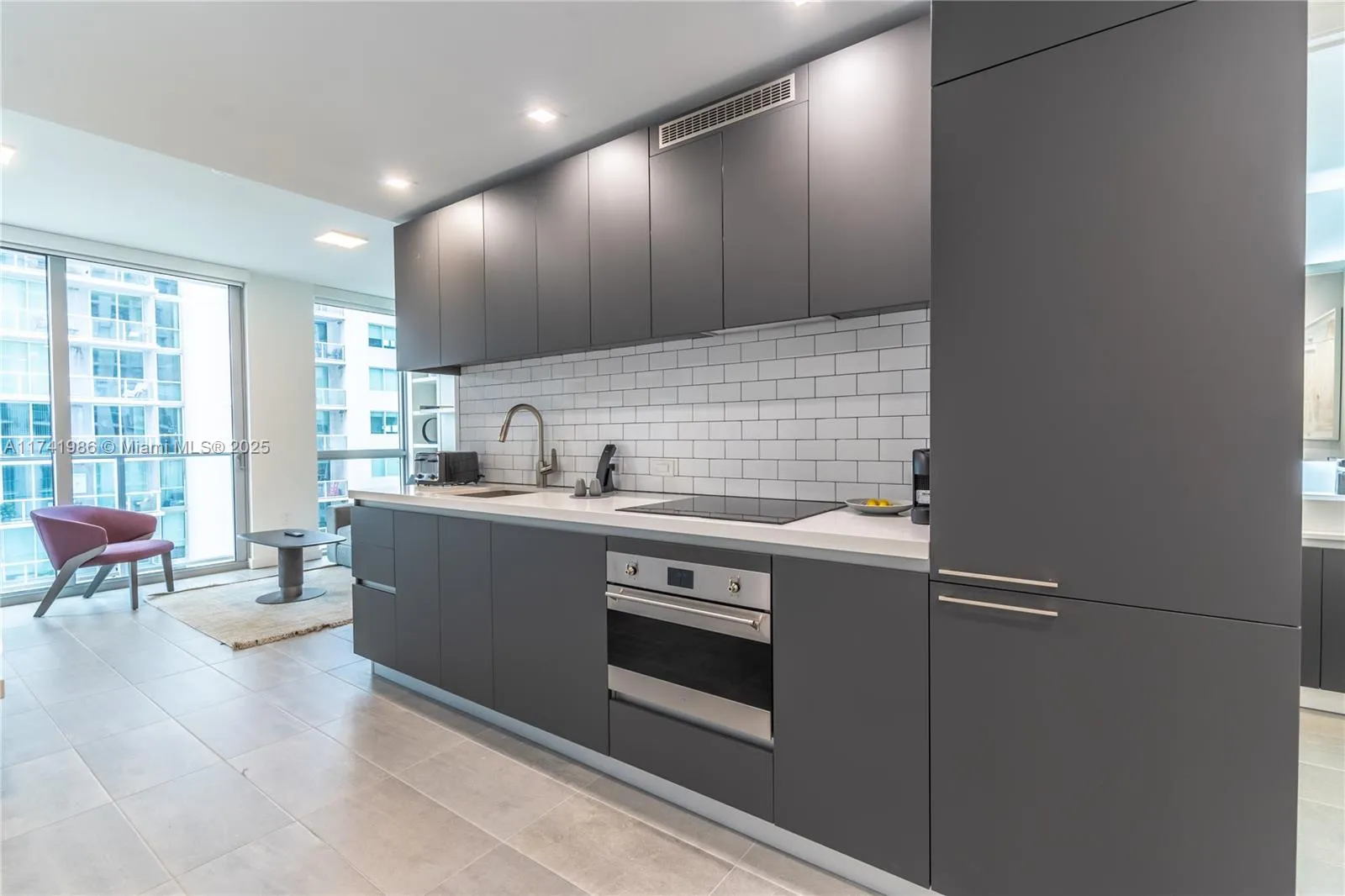227 NE 2nd St # 2610, Miami FL 33132