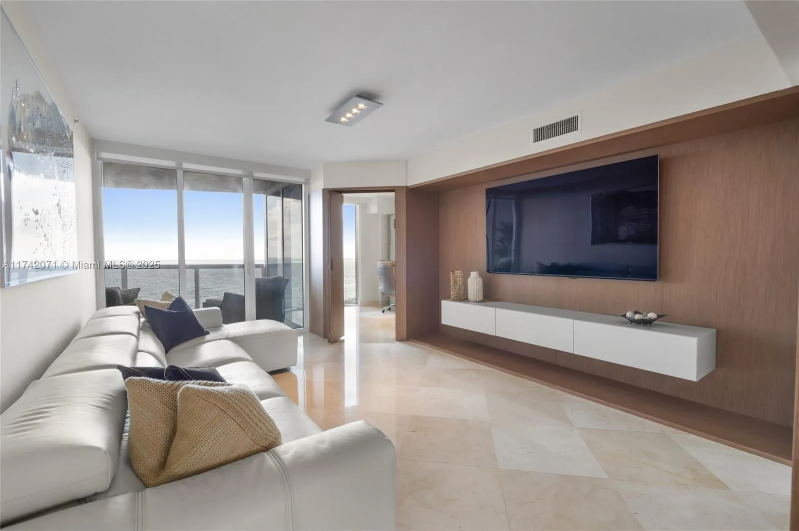 18911 Collins Ave, Sunny Isles Beach FL 33160
