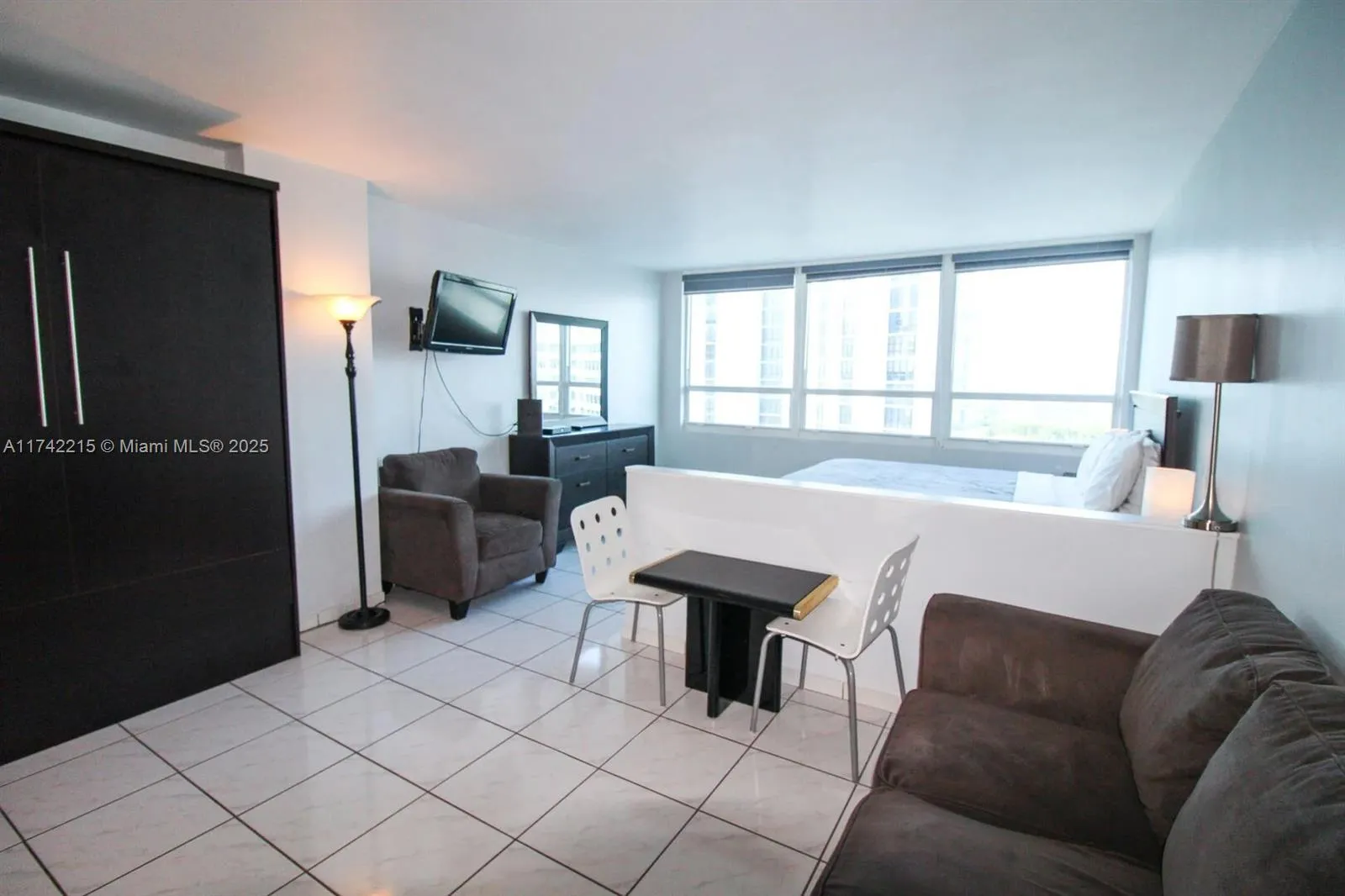 1 bath for sale at 5445 Collins Ave # 1221, Miami Beach FL 33140