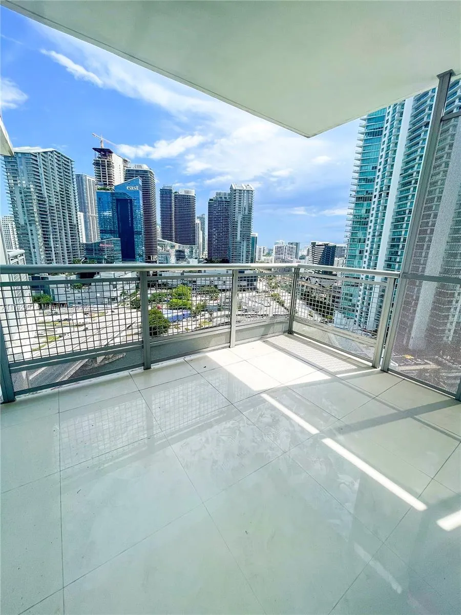 1 bedroom 1 bath for sale at 350 S Miami Ave # 2412, Miami FL 33130