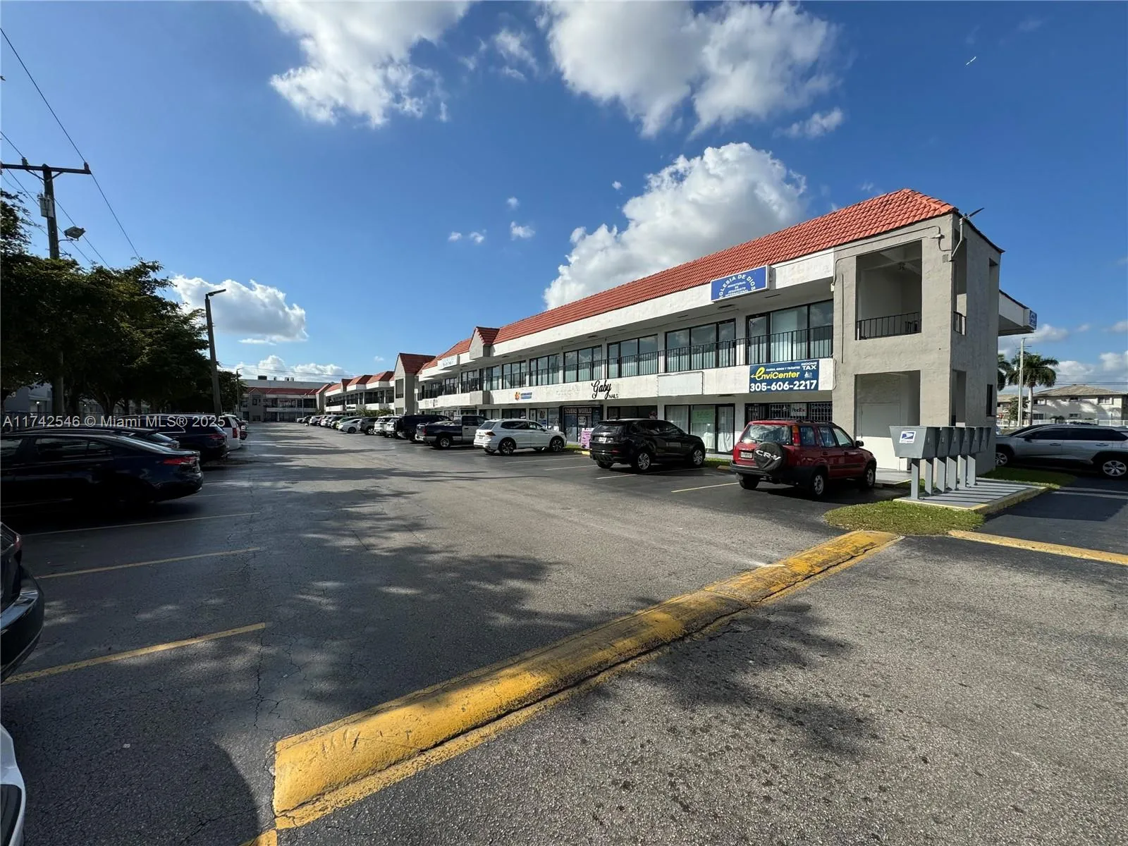 Commercial Sale for sale at 10550 NW 77 CT # 204, Hialeah Gardens FL 33016