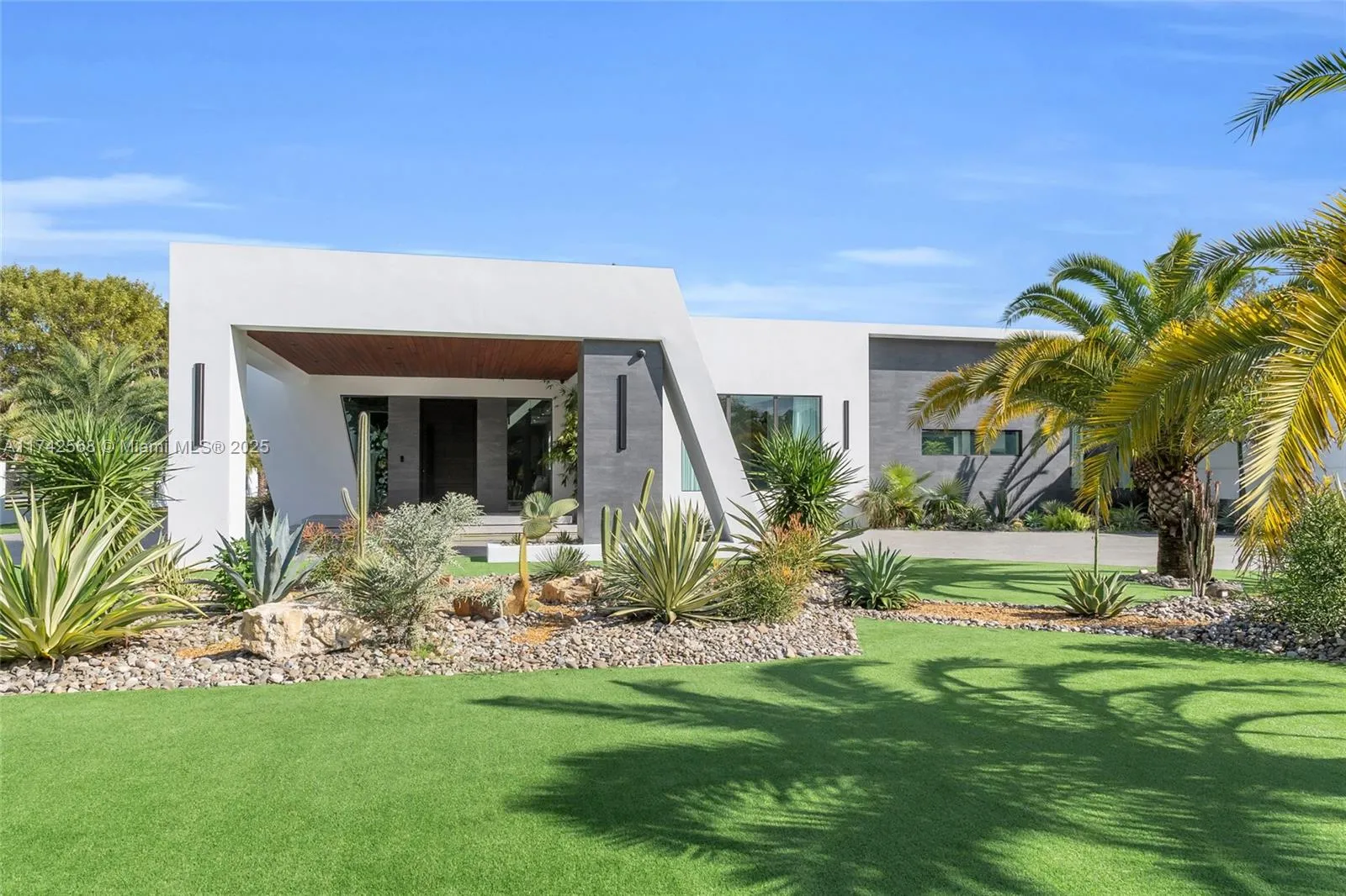 9890 SW 64th St, Miami FL 33173