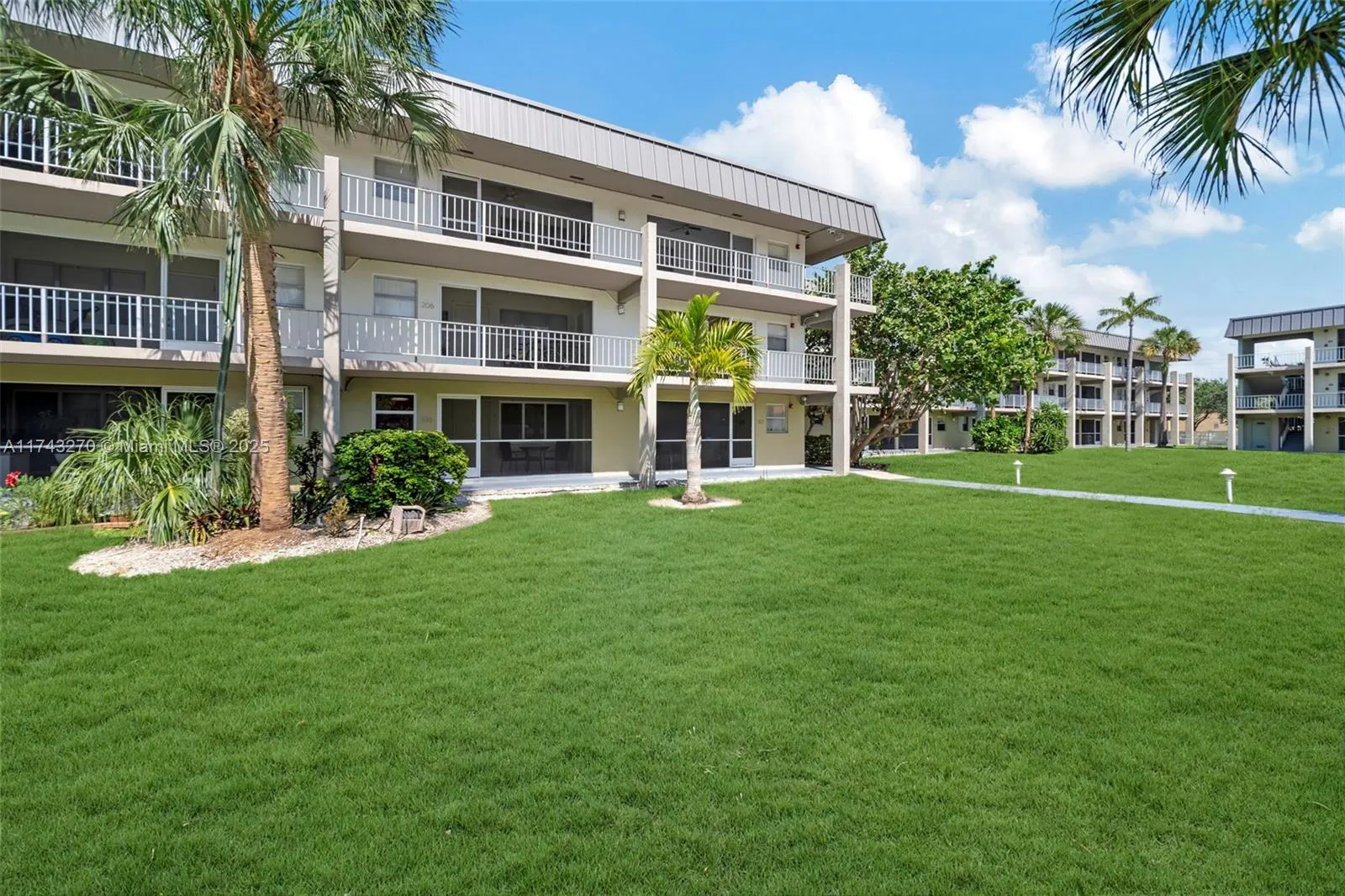 270 Layne Blvd # 106, Hallandale Beach FL 33009
