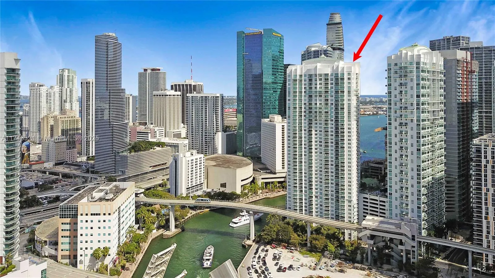 2 bedroom 2 bath for sale at 31 SE 5th St # 3916, Miami FL 33131