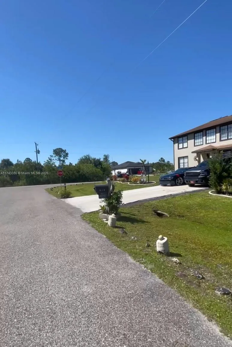 1907 TRUDY ST, Lehigh Acres FL 33972