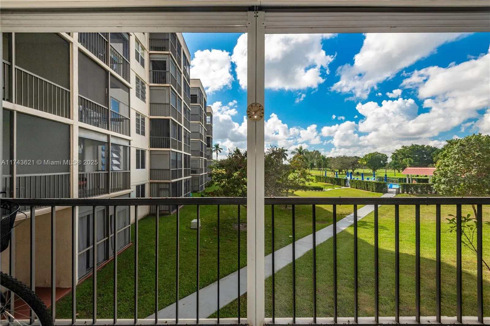 8900 Washington Blvd, Pembroke Pines FL 33025