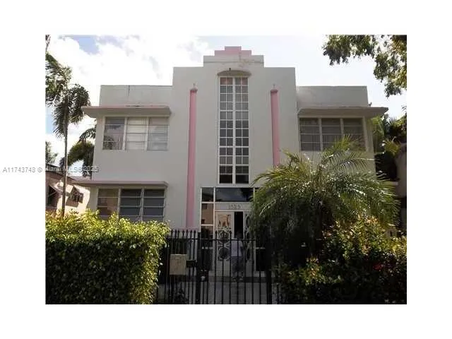 1 bedroom 1 bath for sale at 1525 Meridian Ave # 104, Miami Beach FL 33139