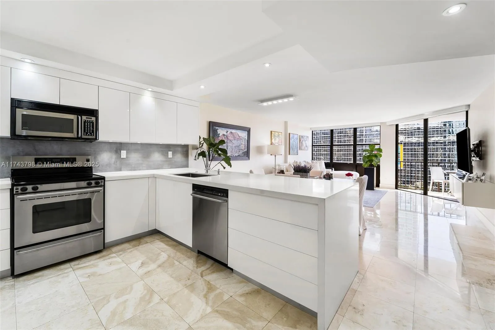 3 bedroom 3 bath for sale at 1915 Brickell Ave, Miami FL 33129