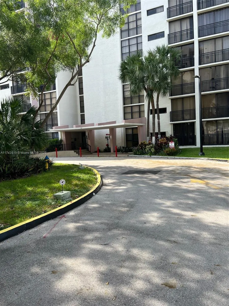 2 bedroom 2 bath for sale at 16909 N Bay Rd # 310, Sunny Isles Beach FL 33160