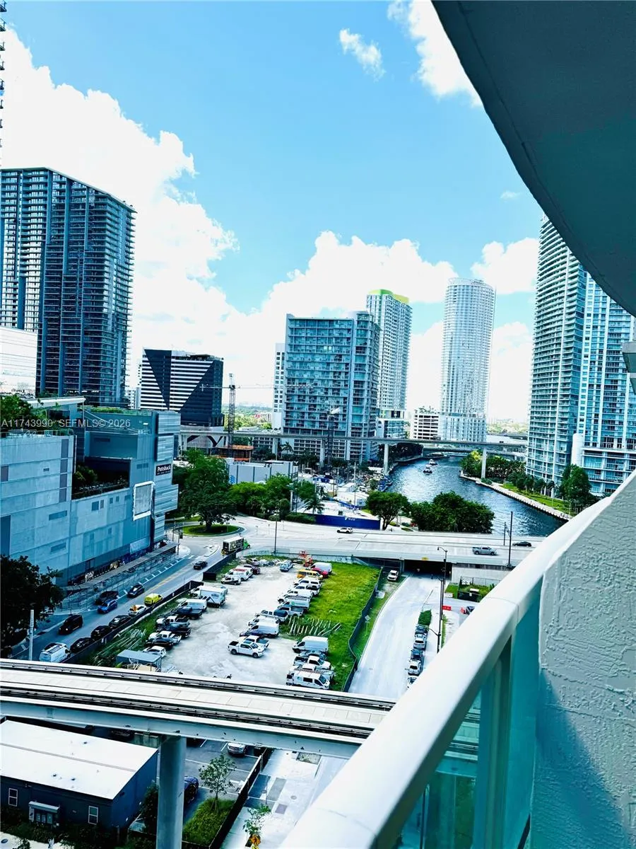 2 bedroom 2 bath for sale at 41 SE 5th St # 808, Miami FL 33131