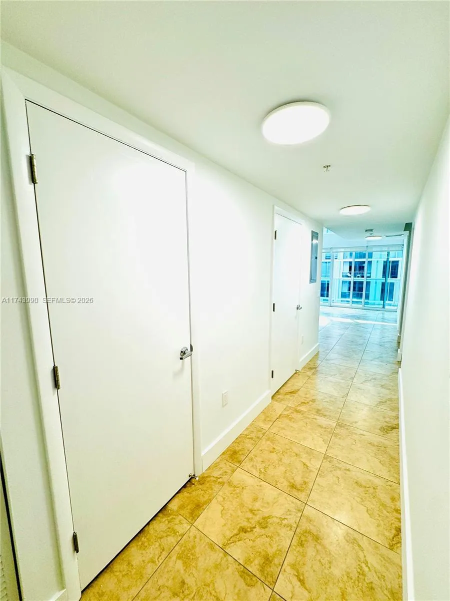 41 SE 5th St # 808, Miami FL 33131
