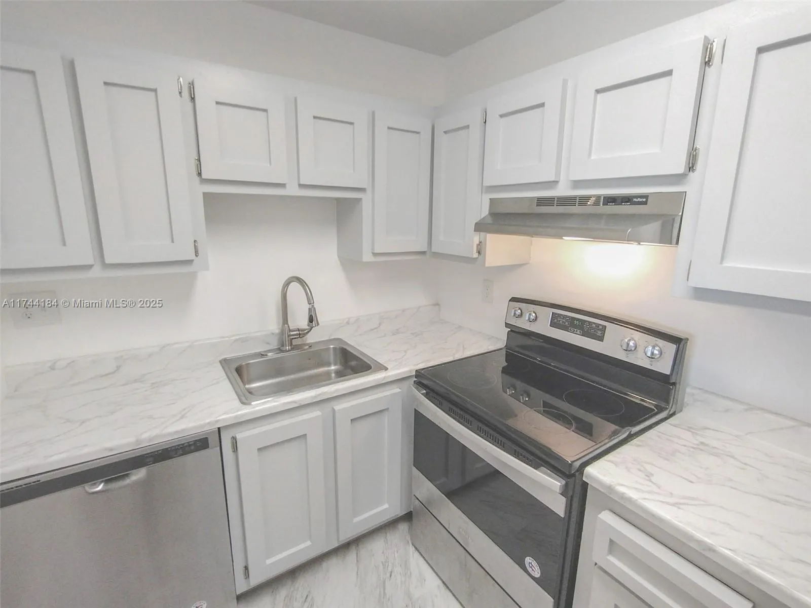 4174 Inverrary Drive # 706, Lauderhill FL 33319