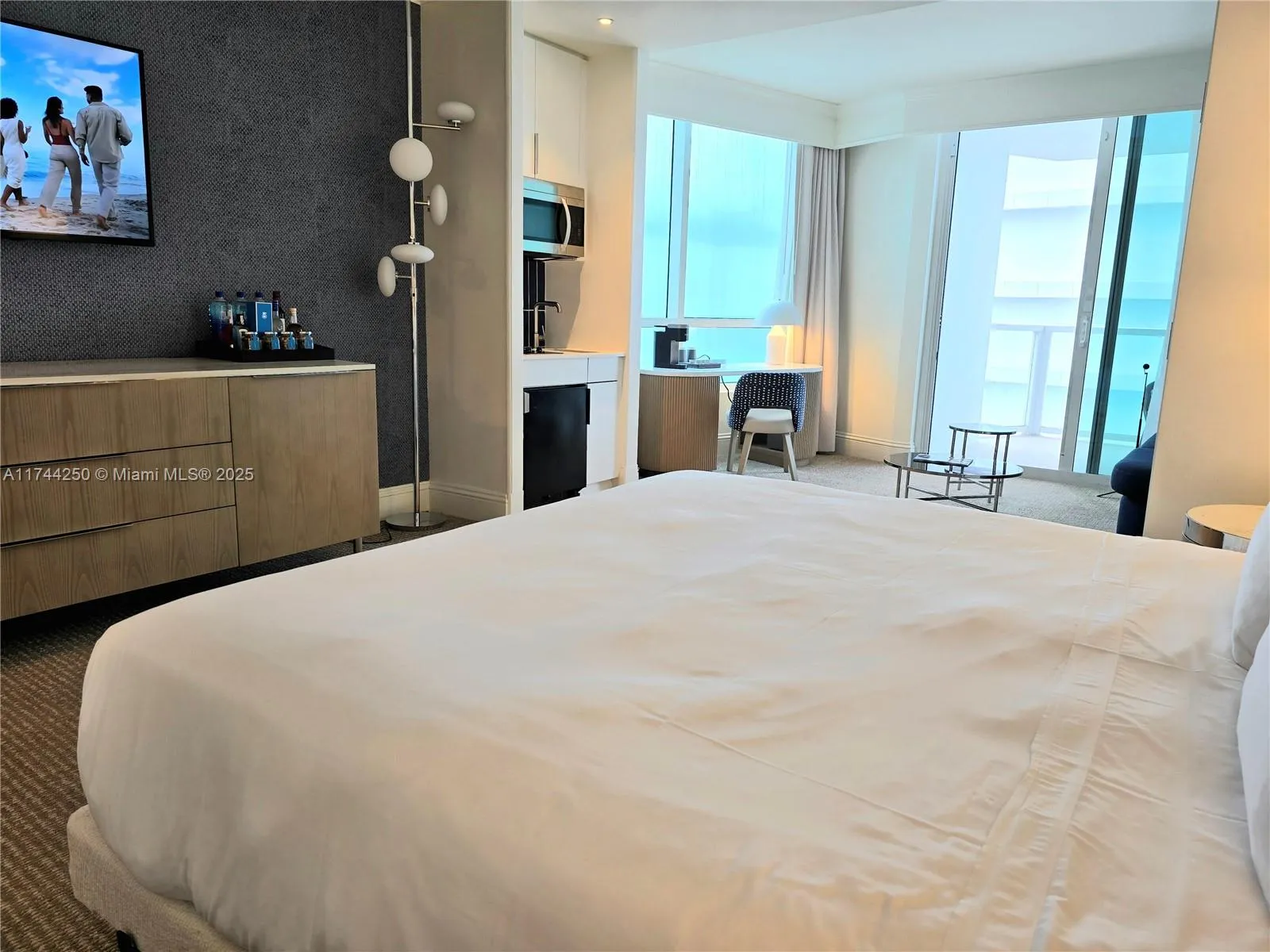 4401 Collins Ave # 1401, Miami Beach FL 33140