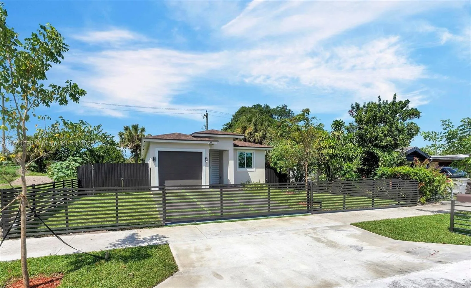 2761 NW 5th St, Pompano Beach FL 33069