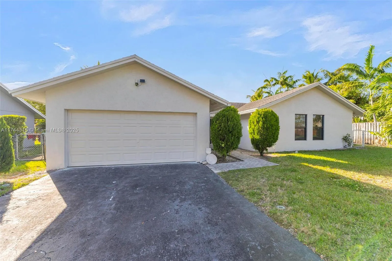 3 bedroom 2 bath for sale at 4299 NW 18th Ter, Oakland Park FL 33309