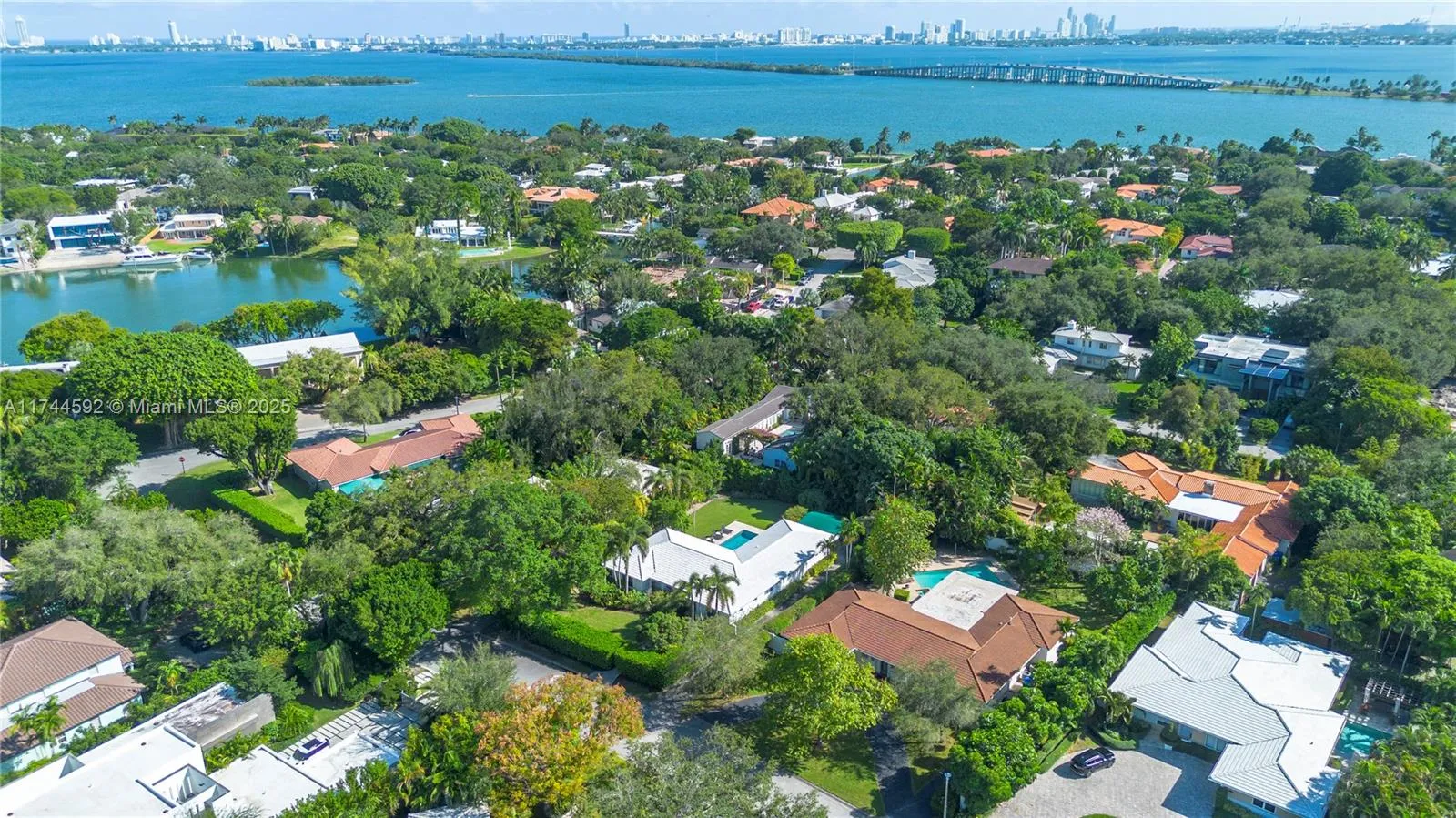 550 Pidgeon Plum Ln, Miami FL 33137