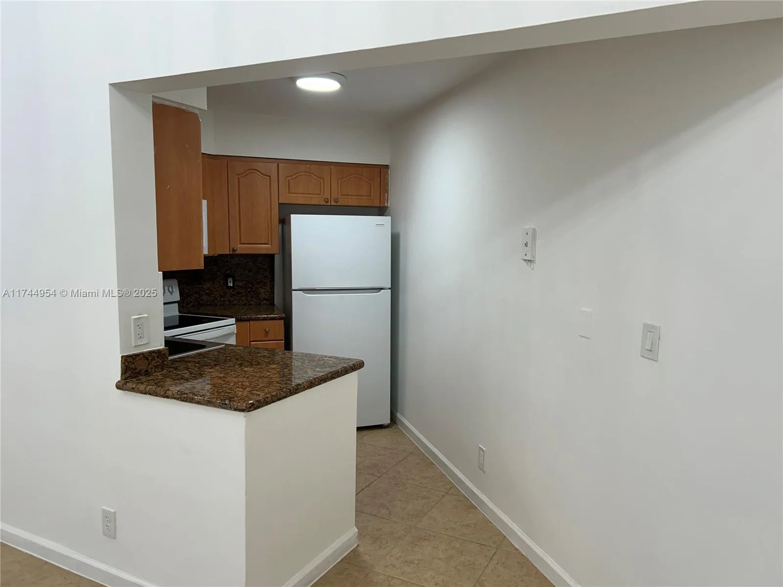 212 Lake Pointe Dr # 302, Oakland Park FL 33309