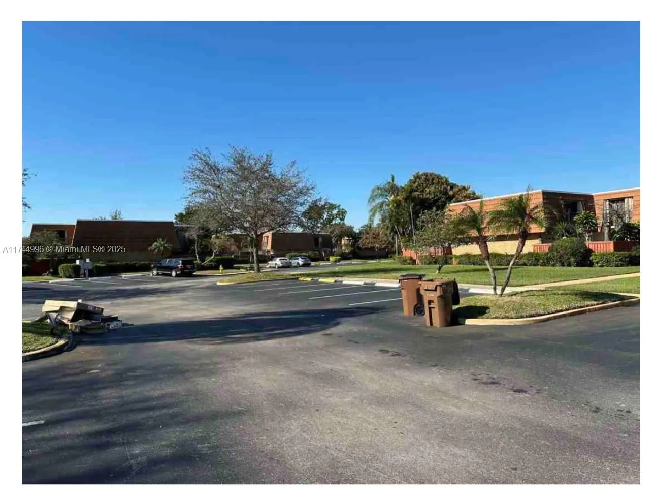 2 bedroom 2 bath for sale at 2832 SW 12th St # 2832, Deerfield Beach FL 33442