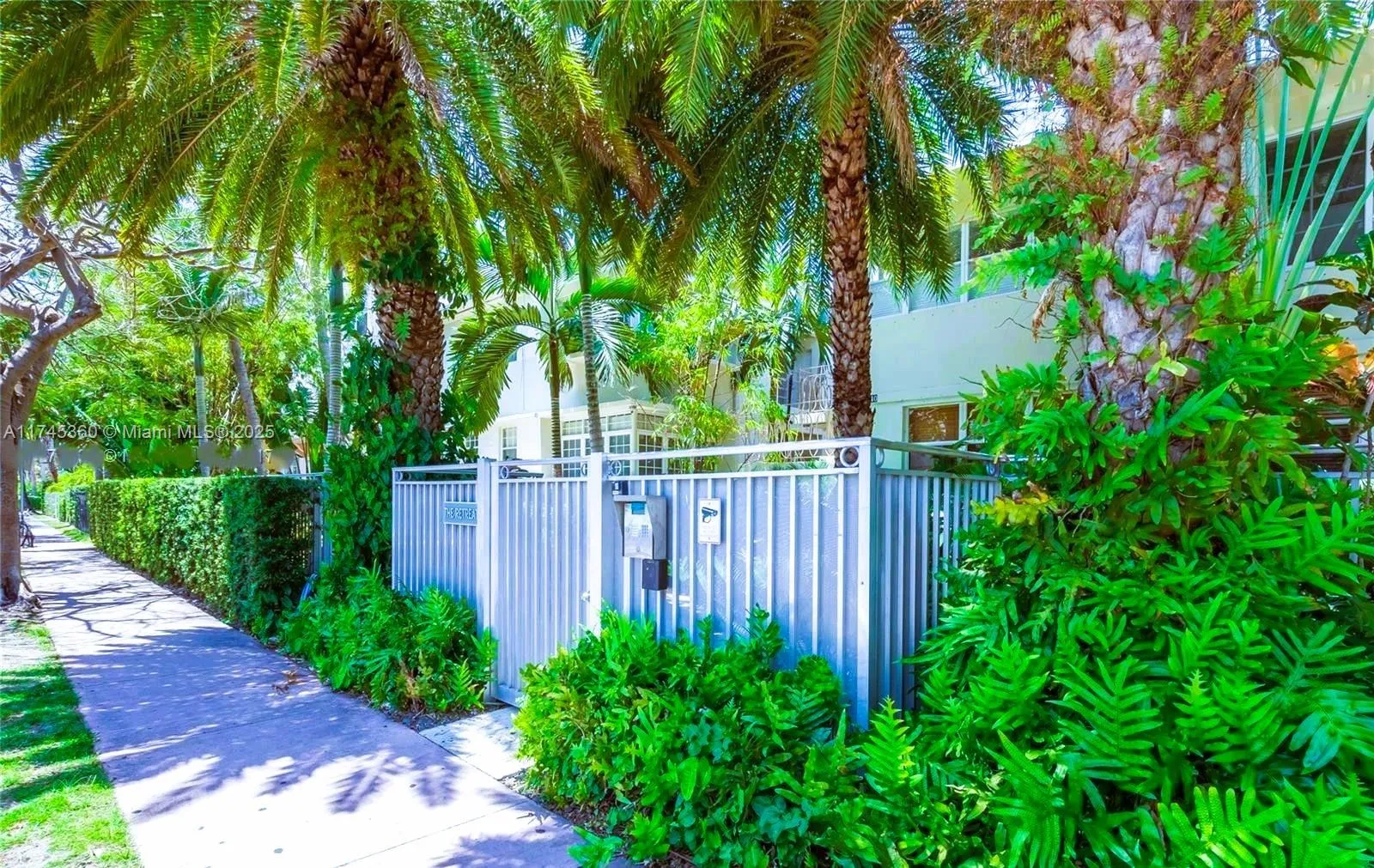 1 bedroom 1 bath for sale at 1340 Drexel Ave # 301, Miami Beach FL 33139