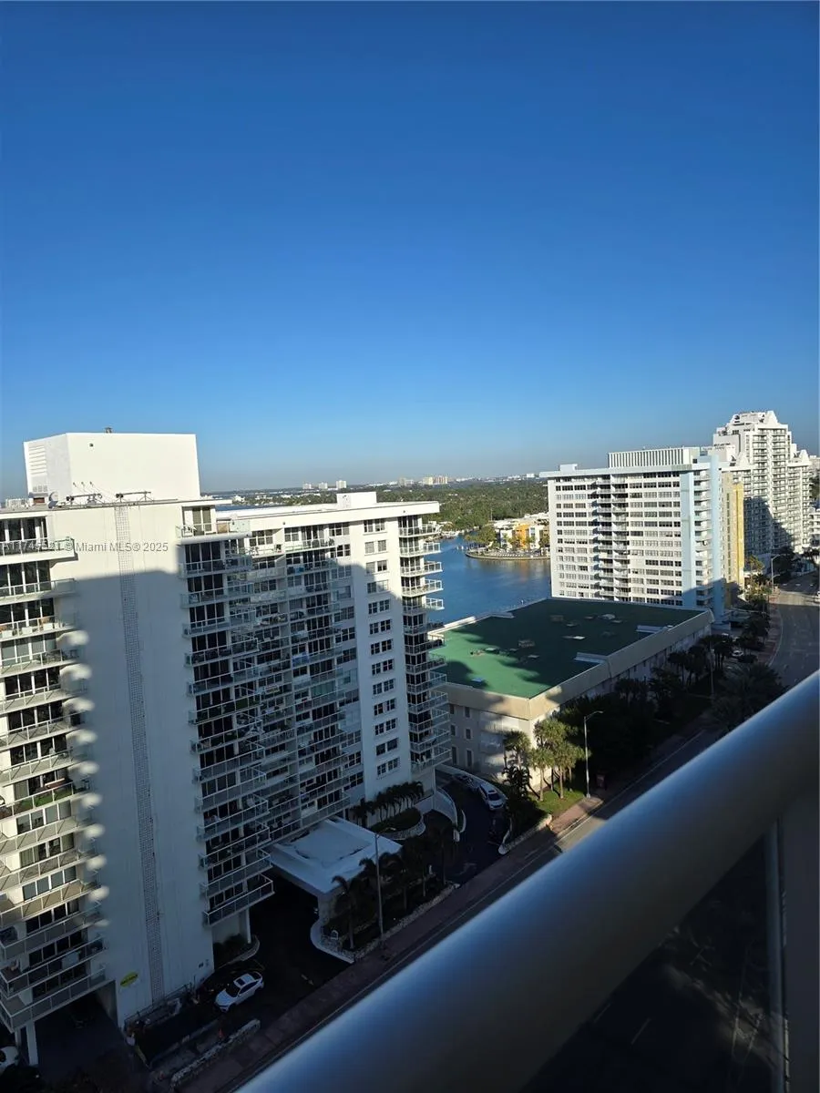5757 Collins Ave # 1902, Miami Beach FL 33140