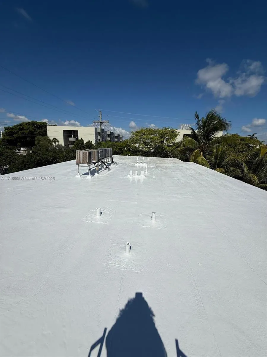7025 Rue Granville, Miami Beach FL 33141
