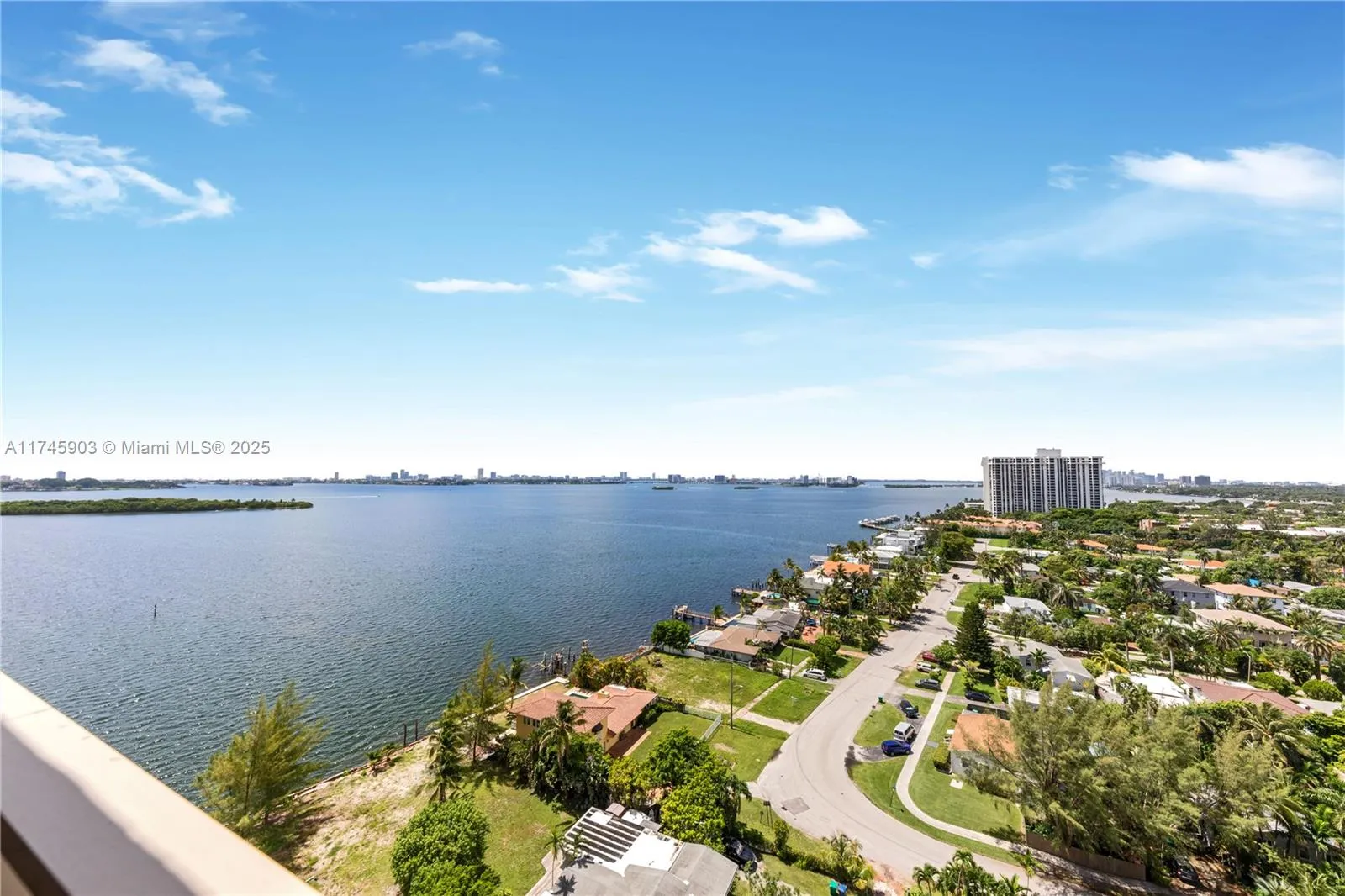 2 bedroom 2 bath for sale at 11113 Biscayne Blvd # 1653, Miami FL 33181