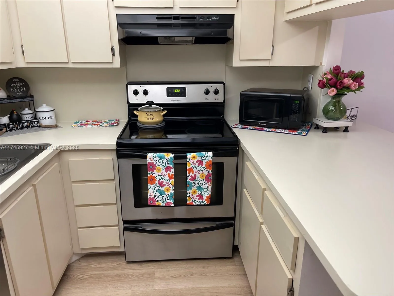 8290 Lake Dr # 223, Doral FL 33166