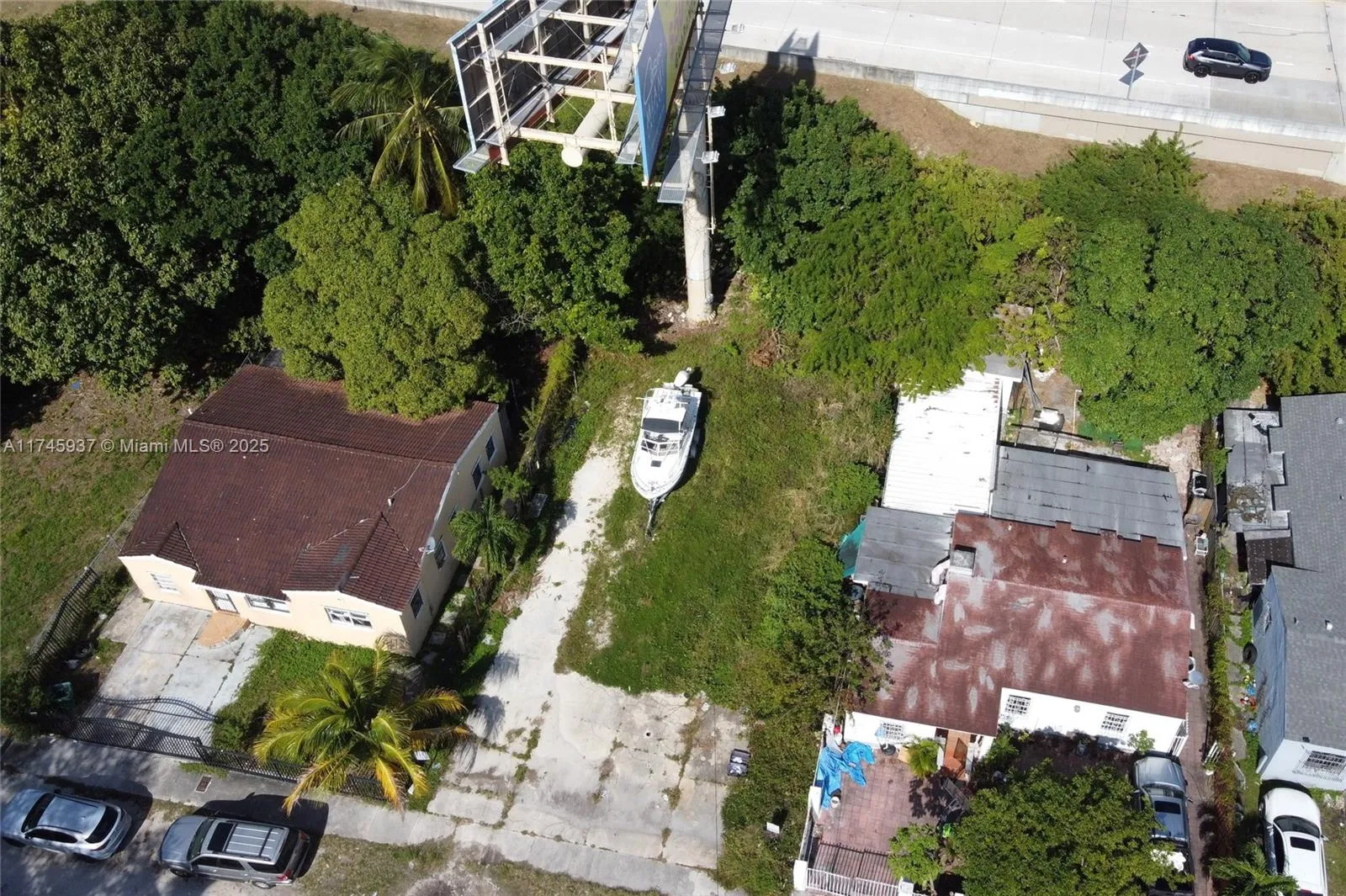 for sale at 321 NW 37th St, Miami FL 33127