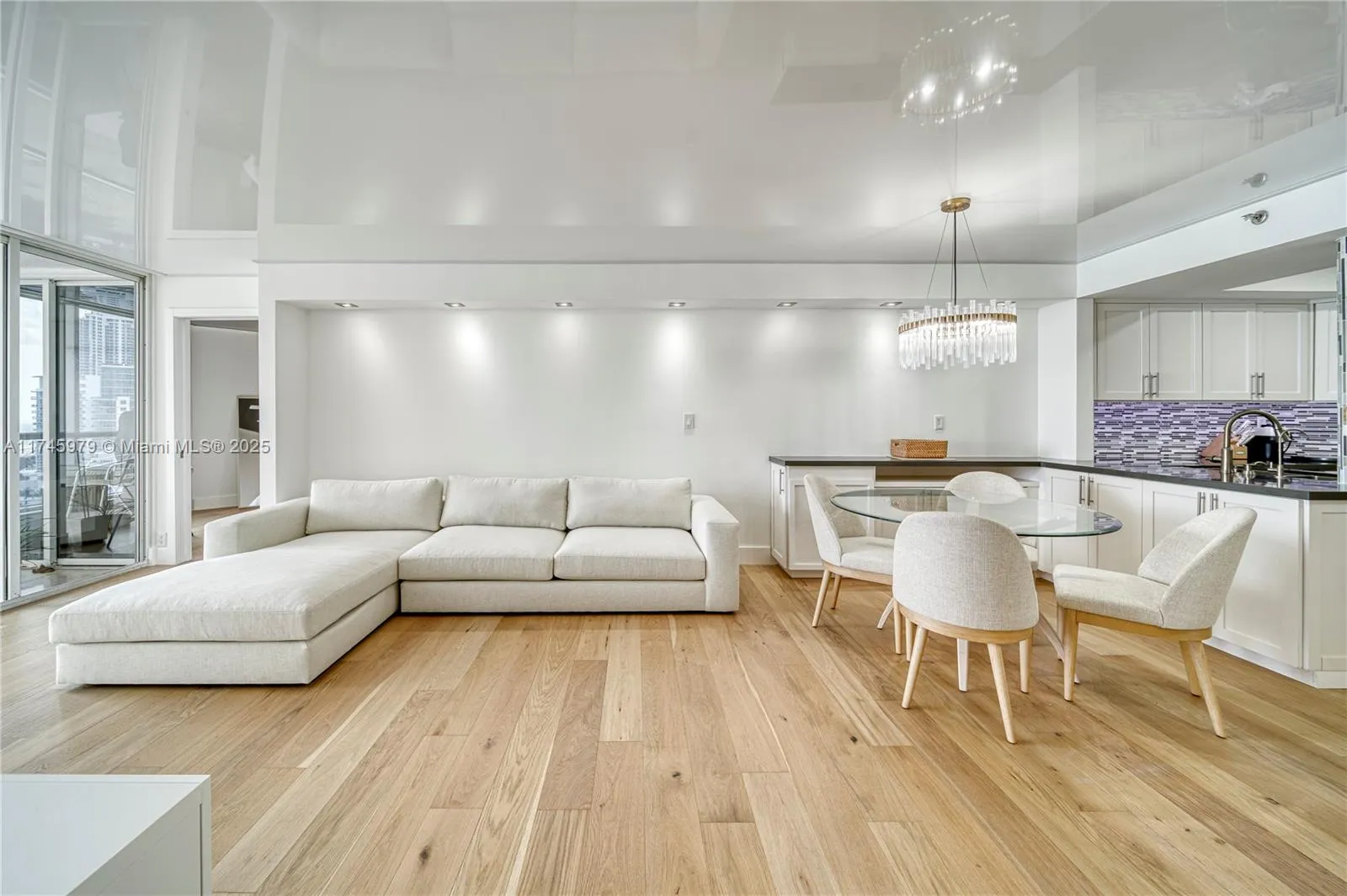 6767 Collins Ave # 1706, Miami Beach FL 33141