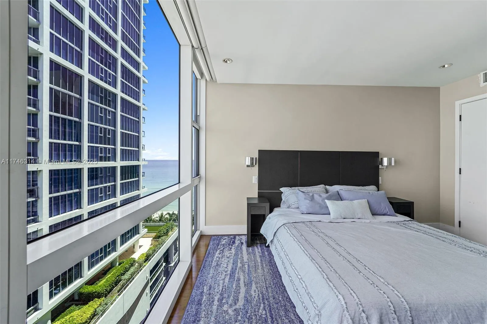 1 bedroom 1 bath for sale at 6801 Collins Ave, Miami Beach FL 33141