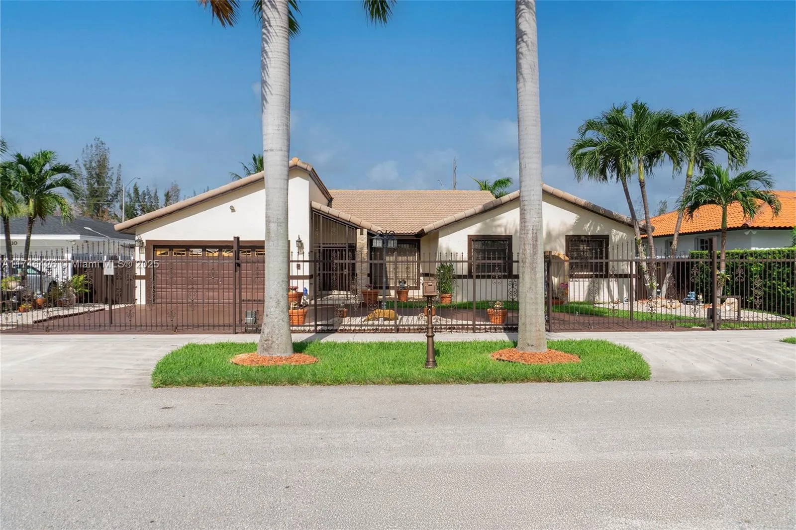 4 bedroom 2 bath for sale at 240 SW 136th Pl, Miami FL 33184
