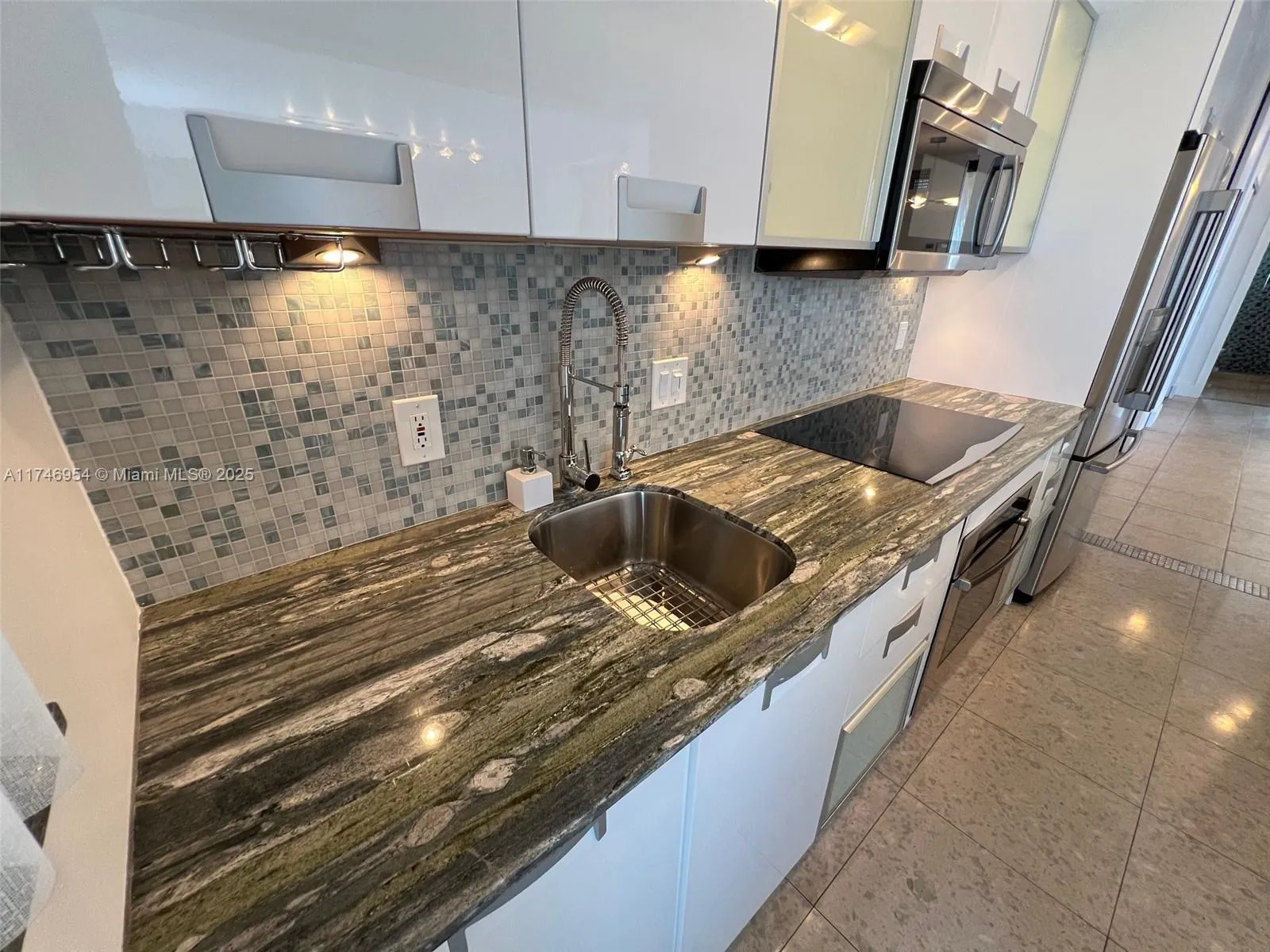 1 bedroom 1 bath for sale at 1340 Lincoln Rd # 705, Miami Beach FL 33139