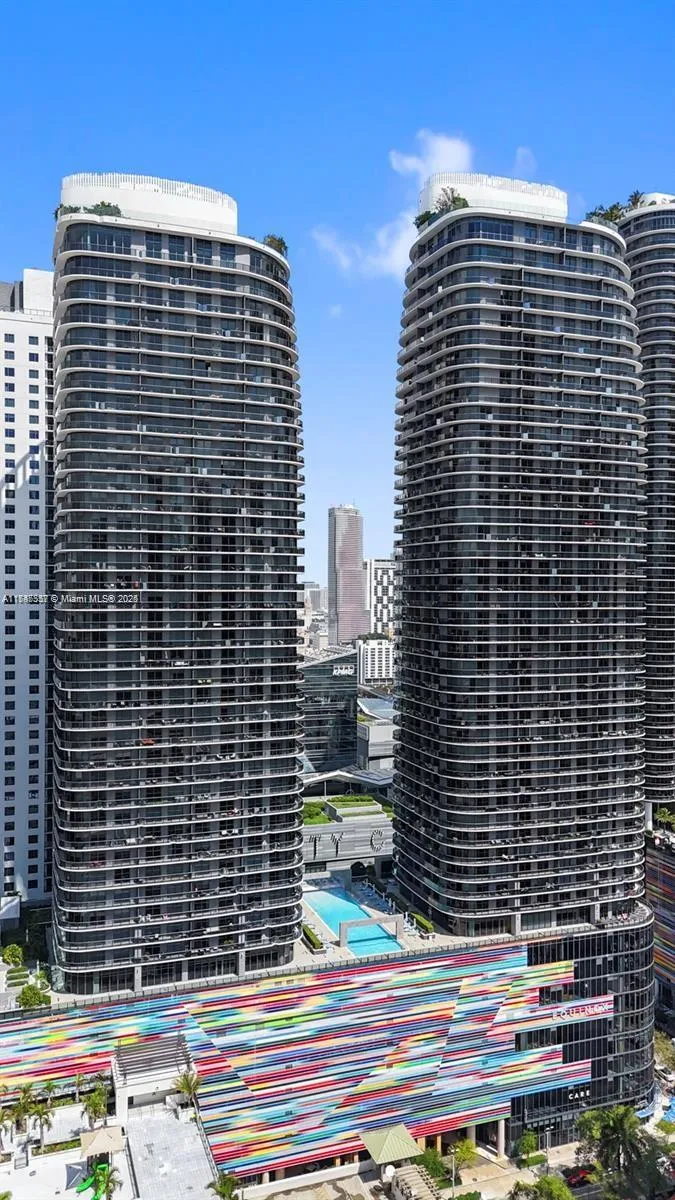 45 SW 9th St # 3306, Miami FL 33130
