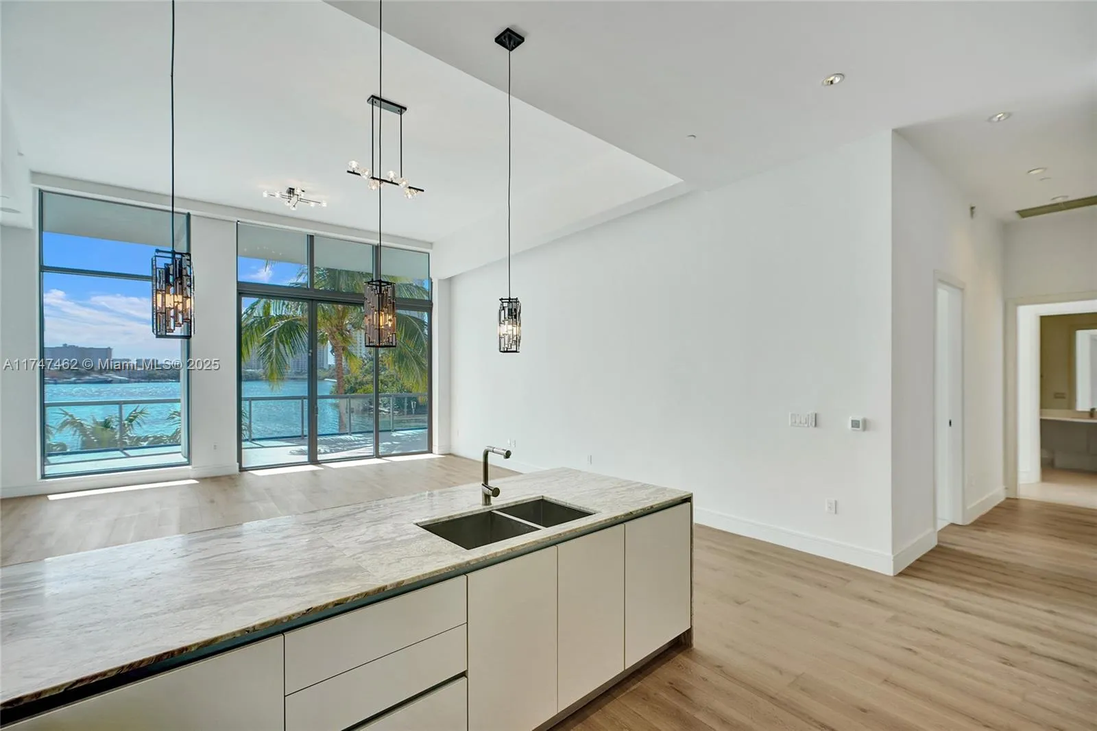 3300 NE 188th St, Aventura FL 33180