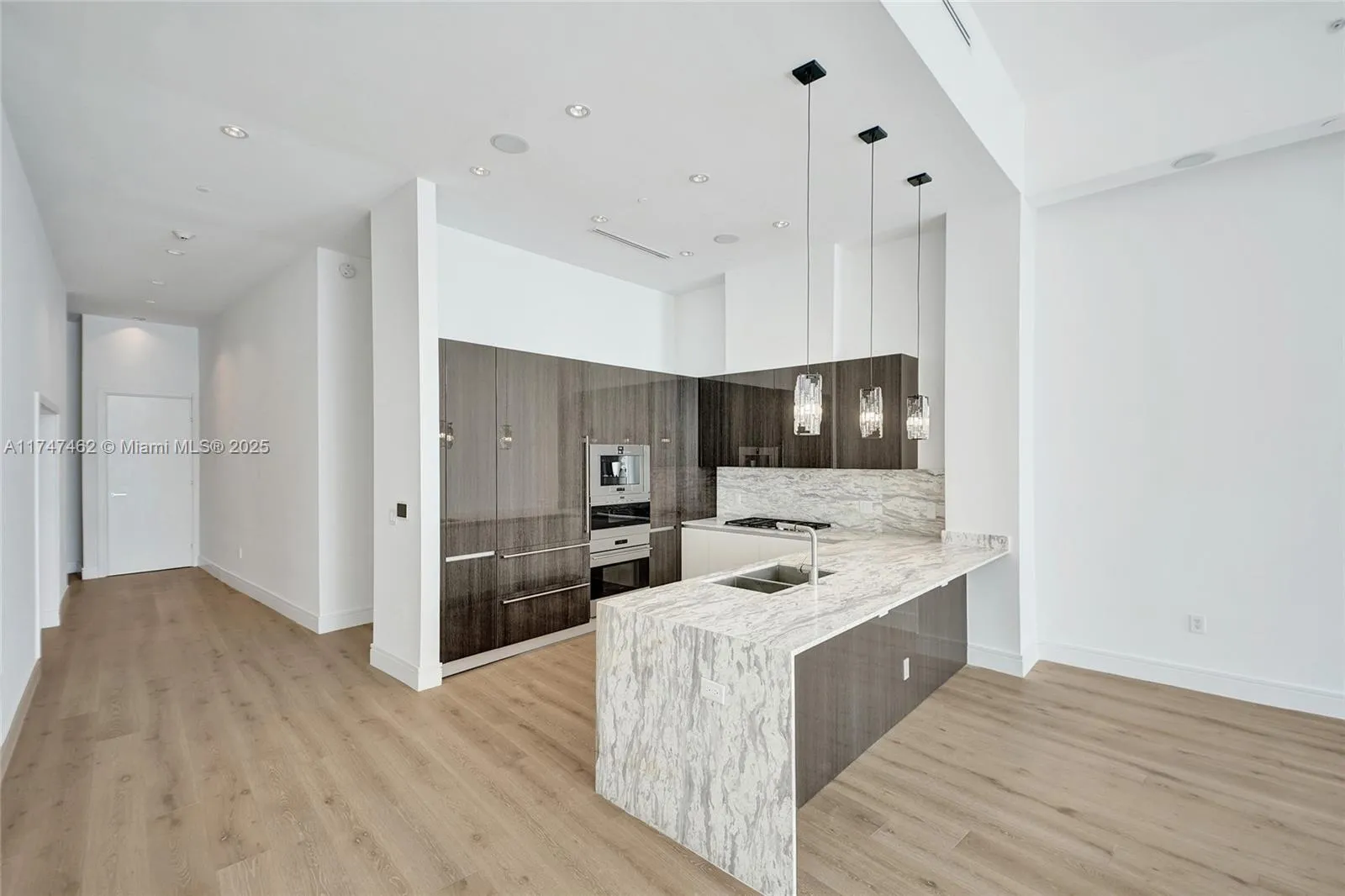 3300 NE 188th St, Aventura FL 33180