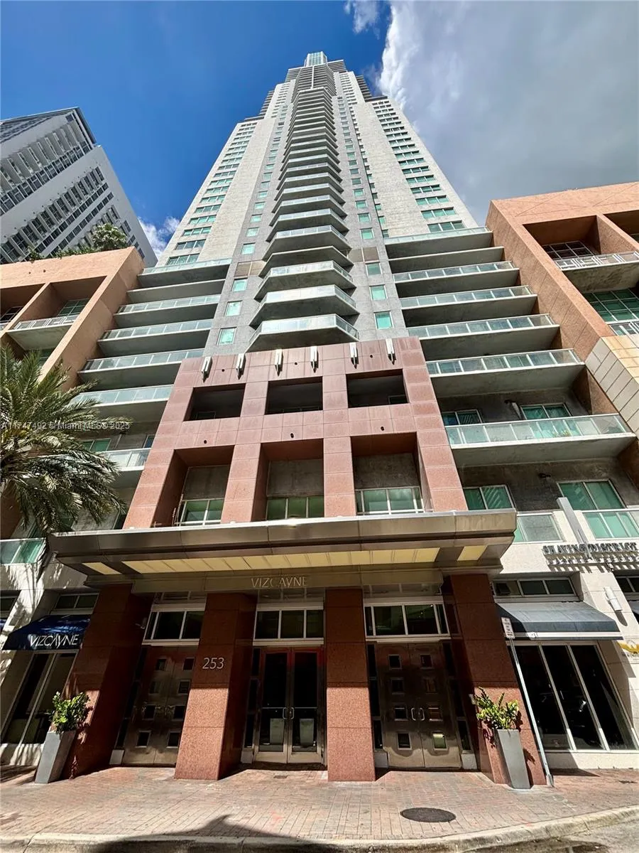 253 NE 2nd St # 3202, Miami FL 33132