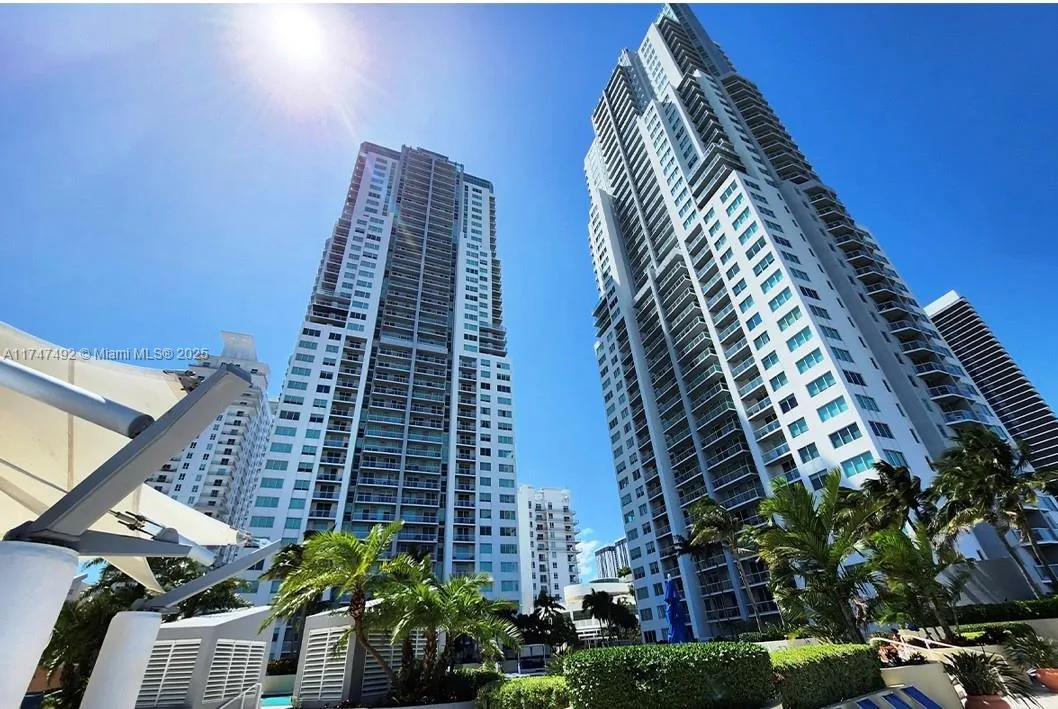 253 NE 2nd St # 3202, Miami FL 33132