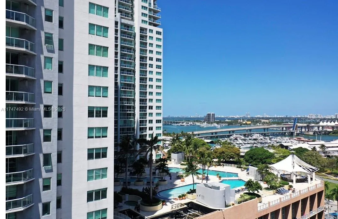 253 NE 2nd St # 3202, Miami FL 33132